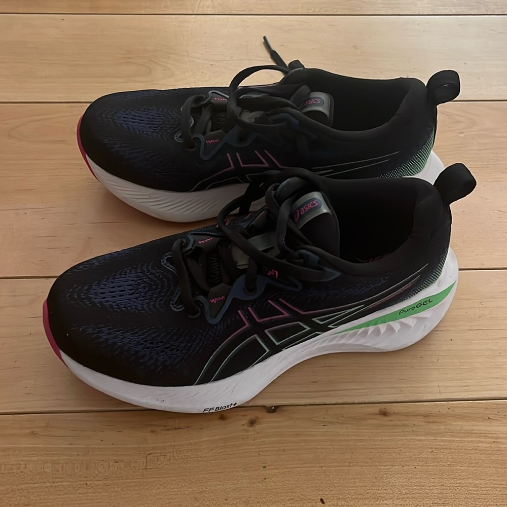 ASICS gel cumulus running shoes